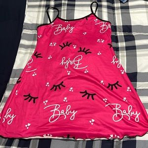 Eyelash print night dress size medium